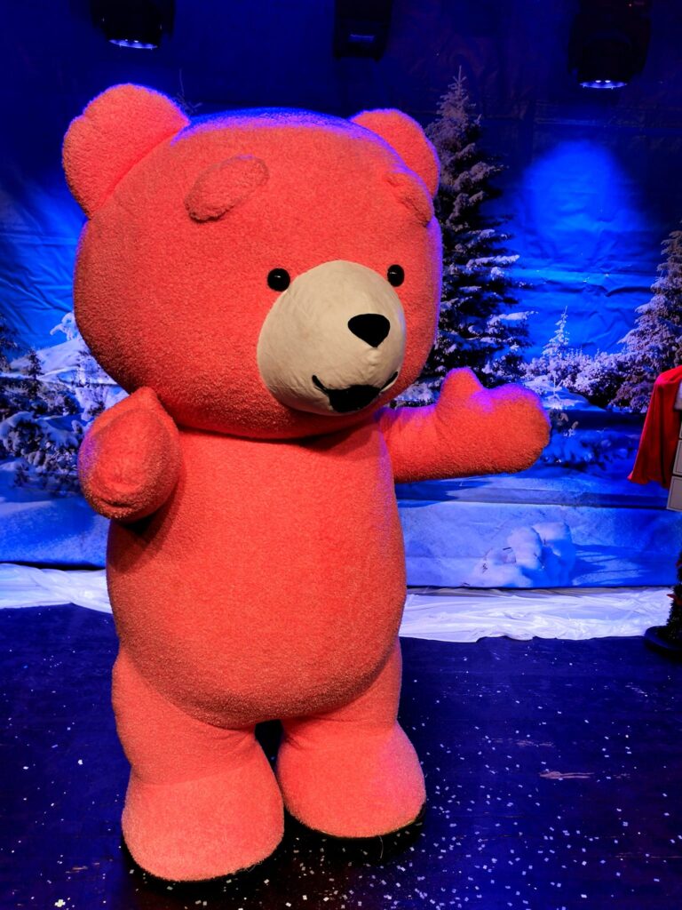Mascote géante nounours arbre de noel