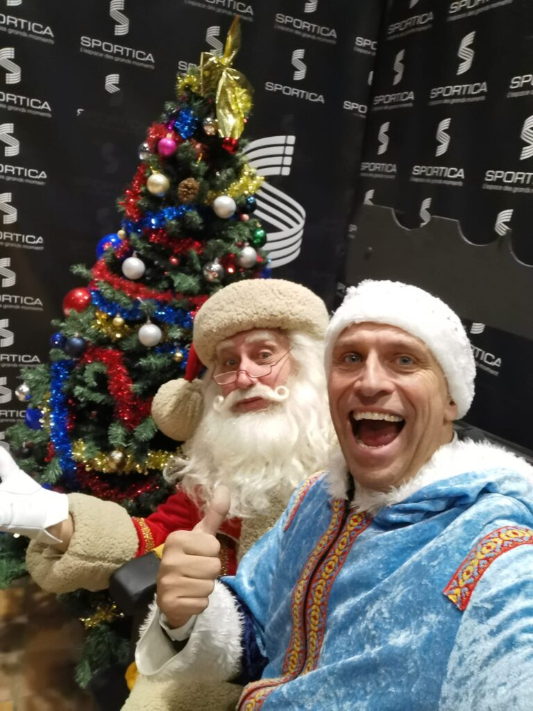 pere noel realiste Vick magic Show arbre de noel