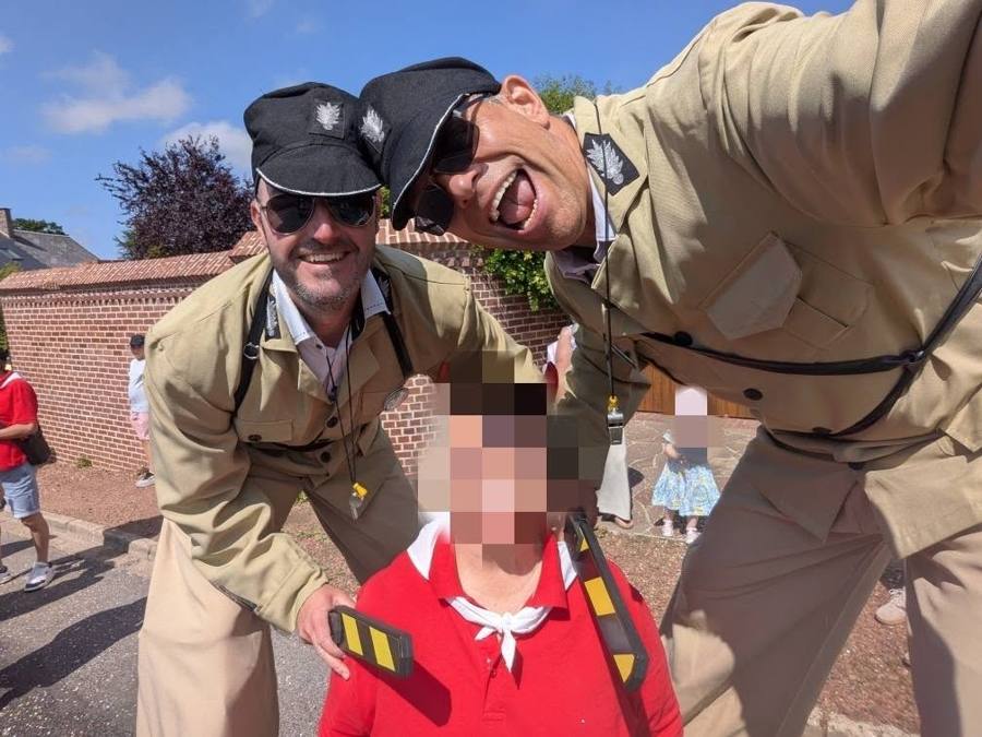 image 4 Gendarmes de Saint-Tropez sur Échasses | Animation Événementielle Hauts-de-France